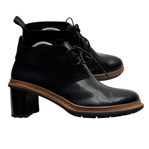Clarks Shoes - Clarks Trace Glow Black Leather Heeled Booties